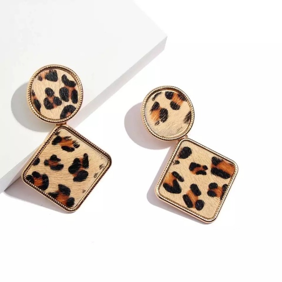 Animal Spots Print Dangle Drop Earrings - Picture 5 of 5
